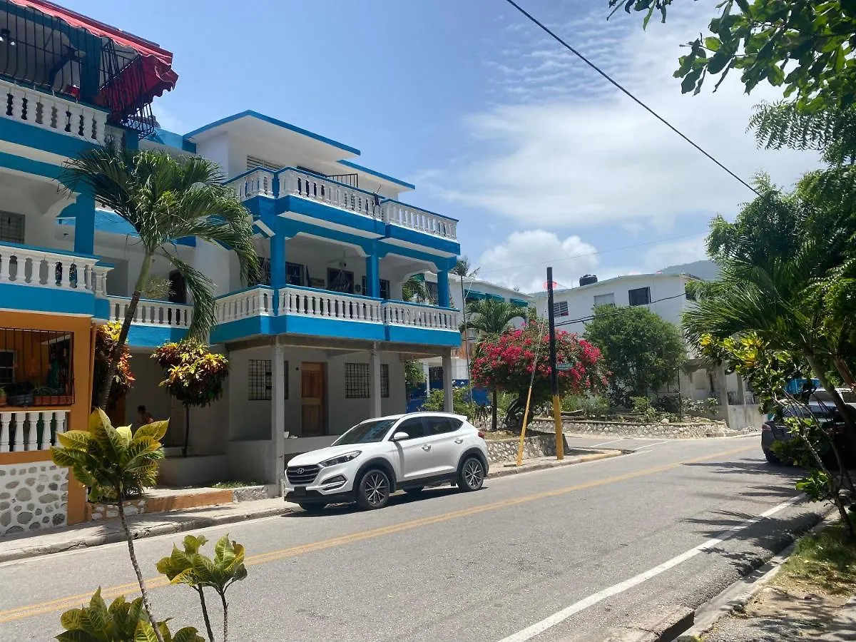 Beachfront Apartment, Quiet 4 Beds, 1 Bath, Ac, Wi-Fi, Hot Water, In Paraiso Near Los Patos Paraíso