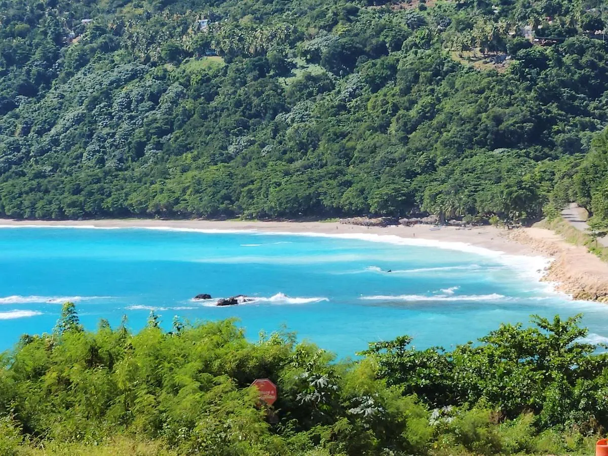 Beachfront Apartment, Quiet 4 Beds, 1 Bath, Ac, Wi-Fi, Hot Water, In Paraiso Near Los Patos República Dominicana