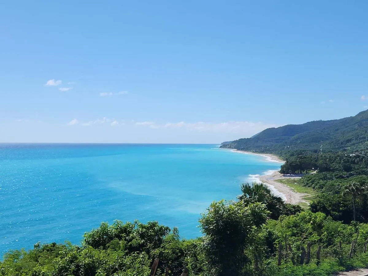 Beachfront Apartment, Quiet 4 Beds, 1 Bath, Ac, Wi-Fi, Hot Water, In Paraiso Near Los Patos 0*, Paraíso República Dominicana